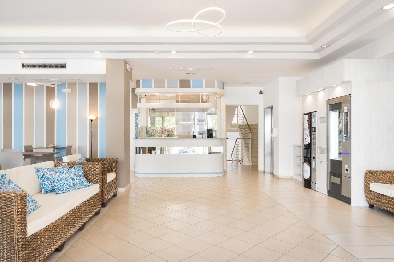 Appartamenti Smart A 30M Da Viale Dante E 100M Dal Mare Riccione Esterno foto