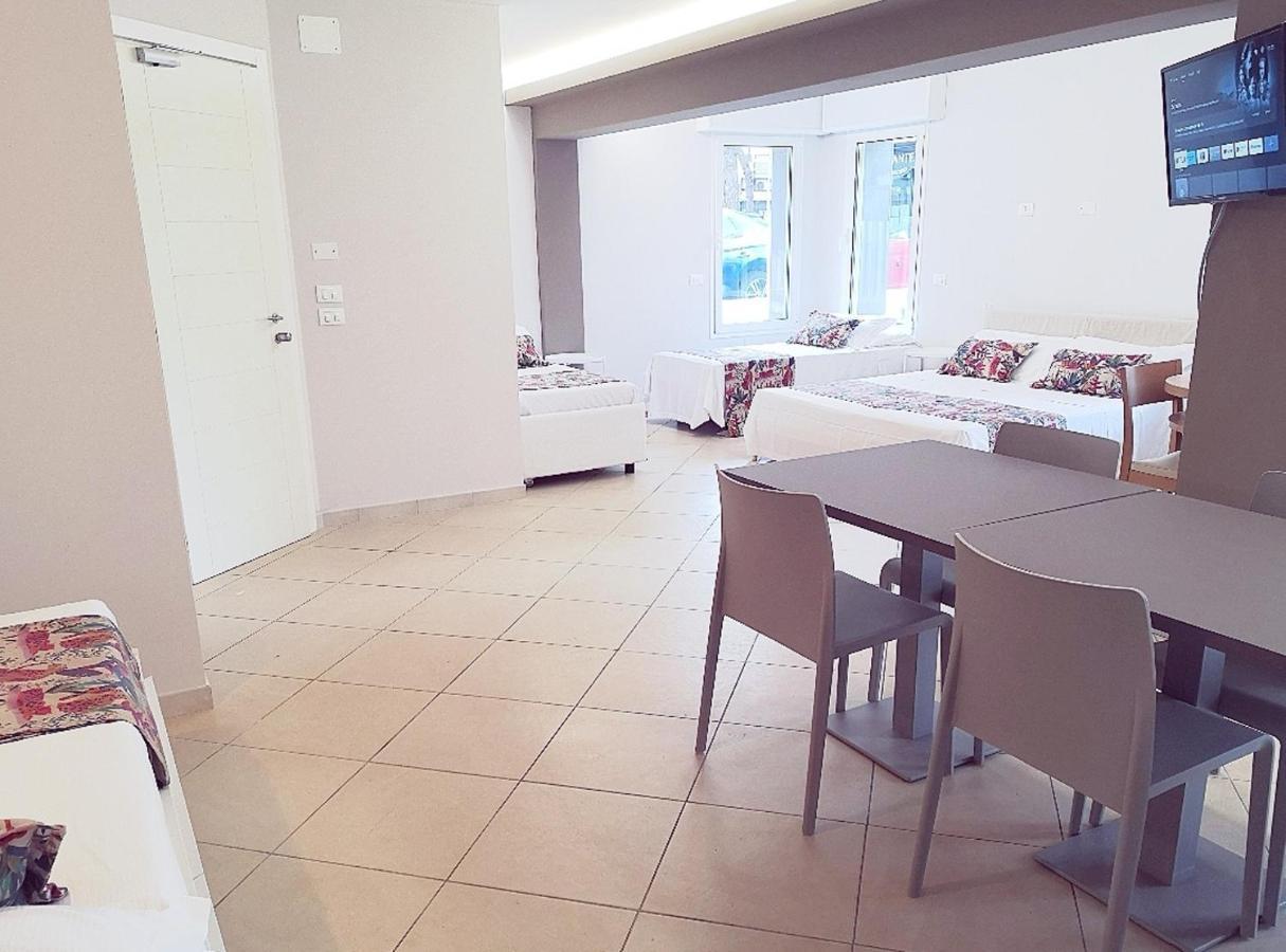 Appartamenti Smart A 30M Da Viale Dante E 100M Dal Mare Riccione Esterno foto